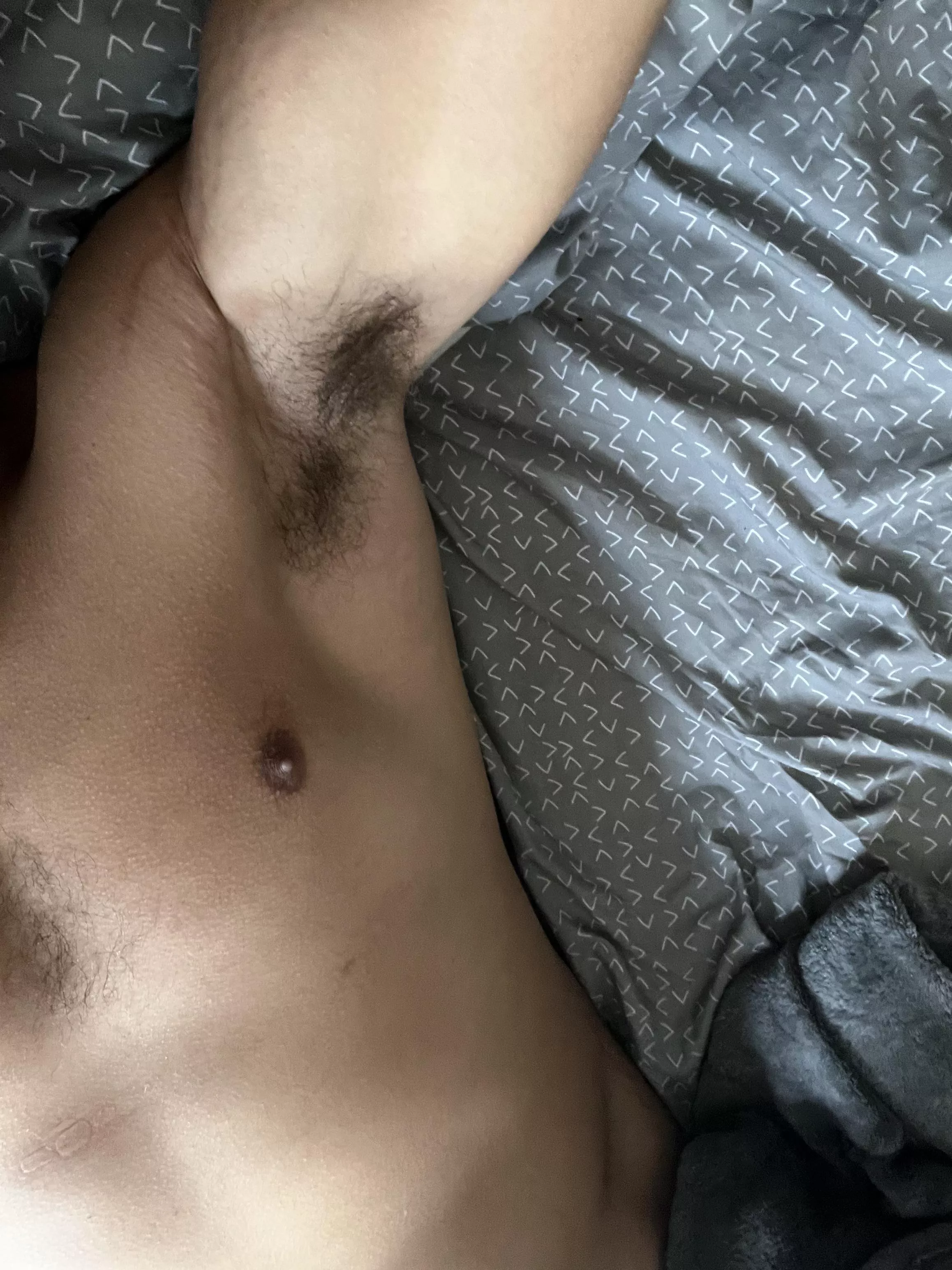 Not wearing deodorant so you can smell my musk posted by Early_Bend