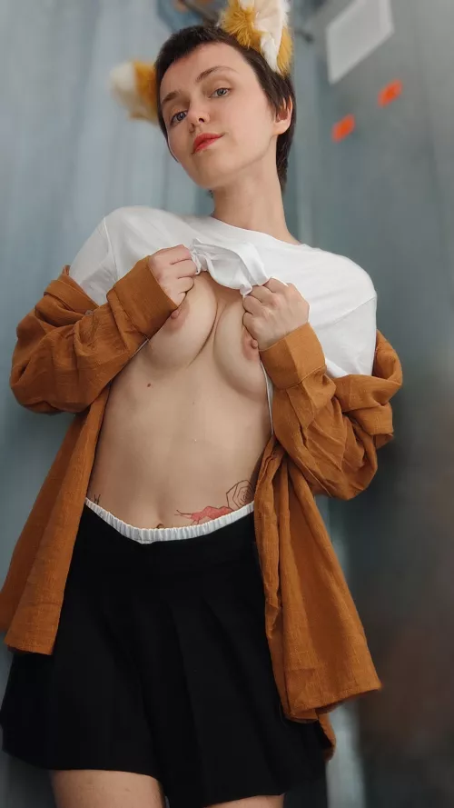 playful fox is waiting for you in the fitting room by forest_nimph