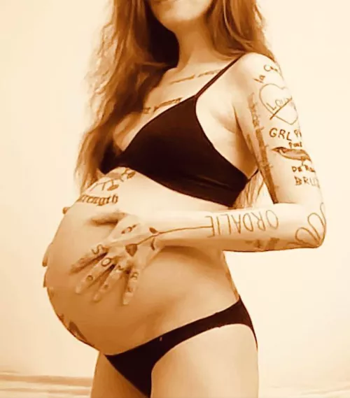 Preggo & Tatted by FrenchYoda