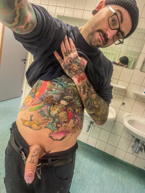 quick pic before work by iguana87