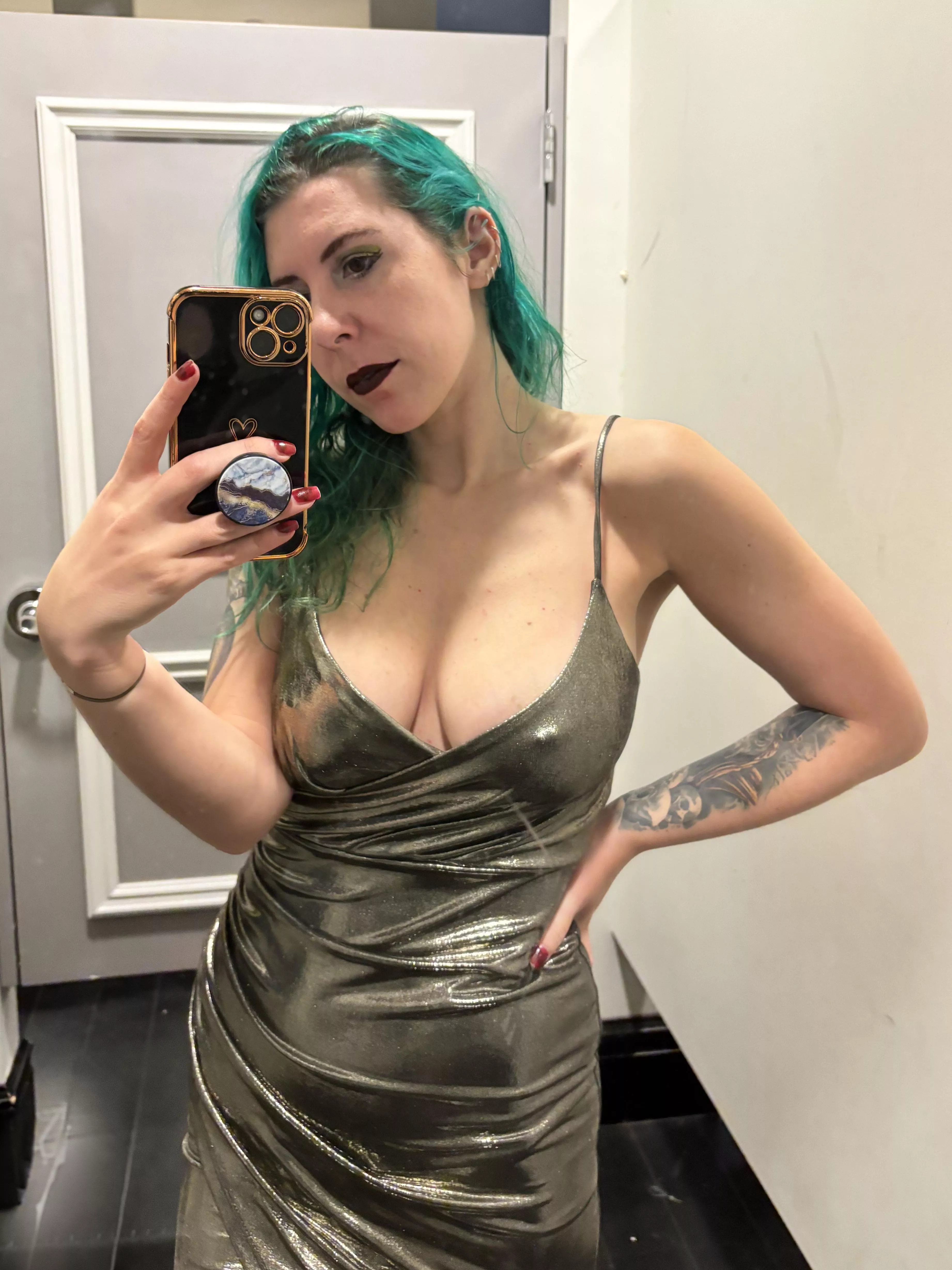 Shimmery pokies posted by sirenskiss3