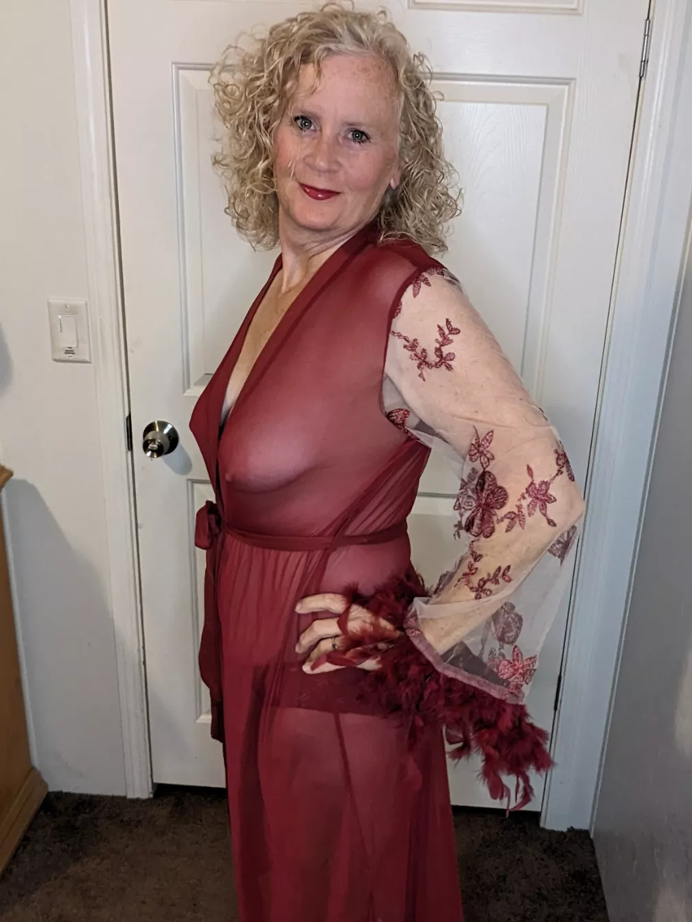 Sizzling hot gilf here.... posted by Optimal_Lychee_6170