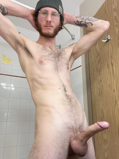 skinny but thick in the right places ;) by allelocg