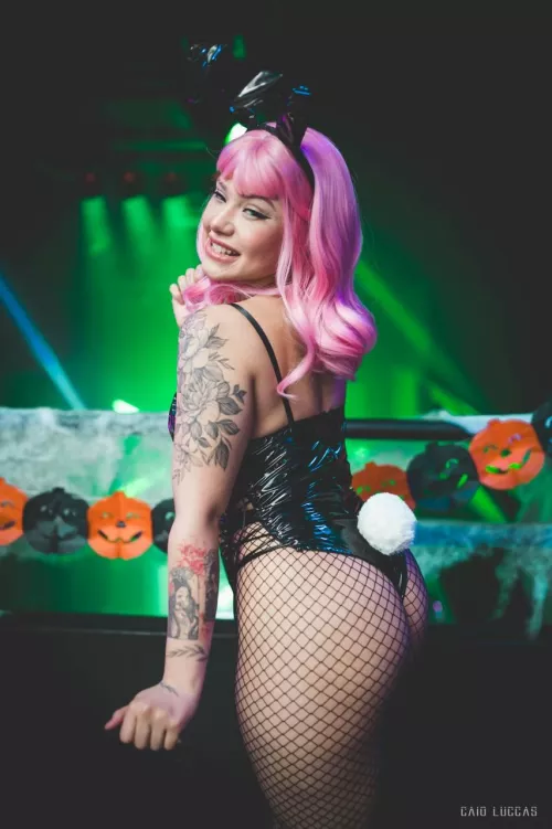 the bunny went to look for a carrot at the party! by anybloomofc