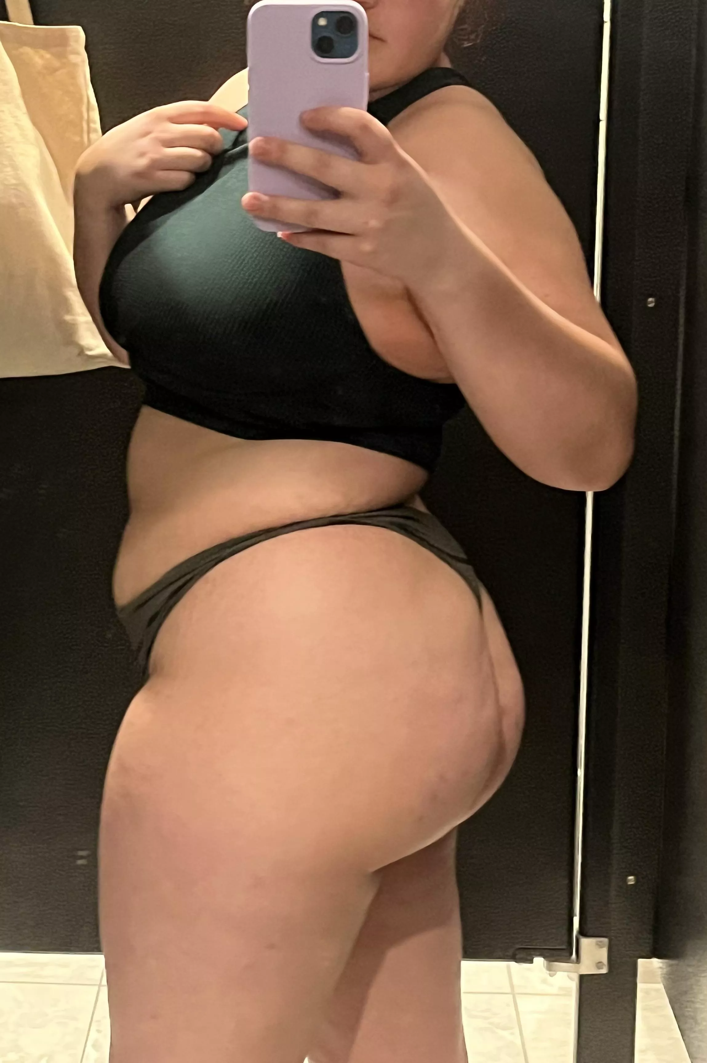 Thinking about playing with myself in the gym changing room posted by HoneyBunnyHo