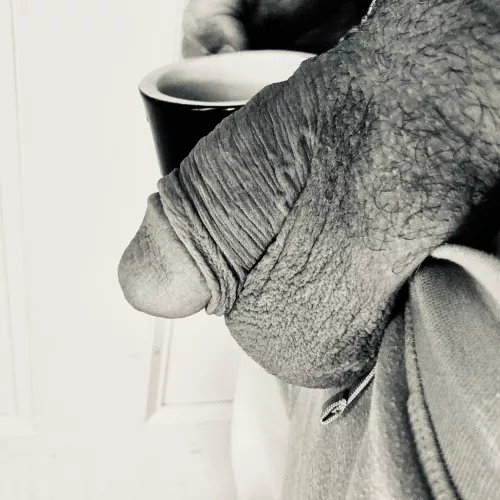 Thirsty by HeavyhangingD