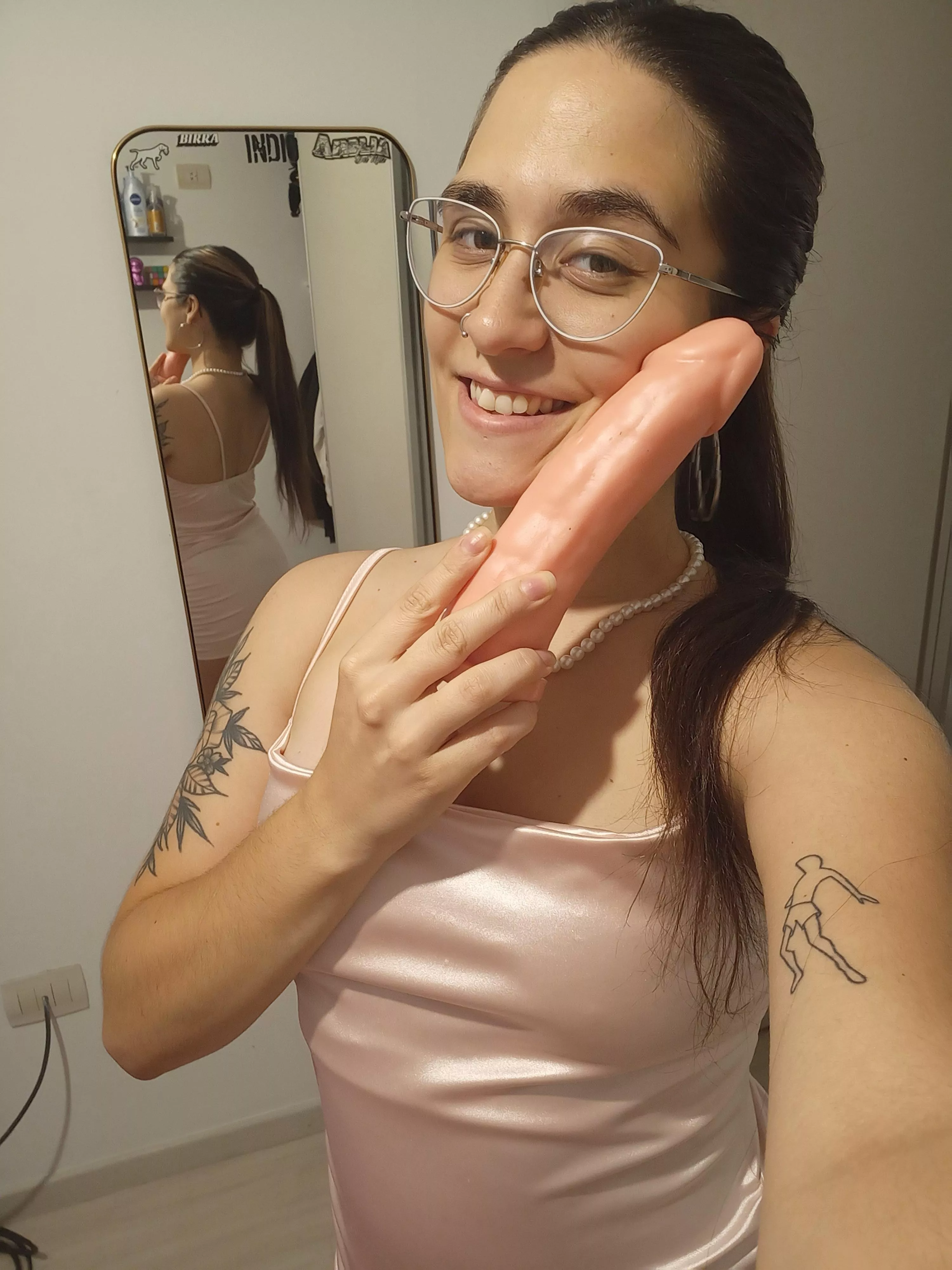 tonight I'm naughty...available to [Sext][rate][cam][pic][vid] posted by madame_candy