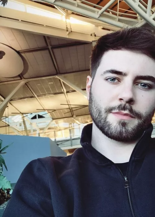 Waiting for my flight ✈️ by prmxieia