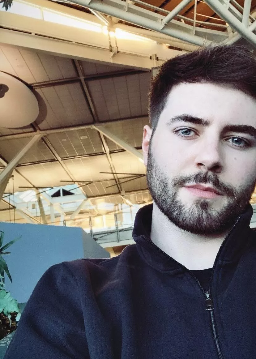 Waiting for my flight ✈️ posted by prmxieia