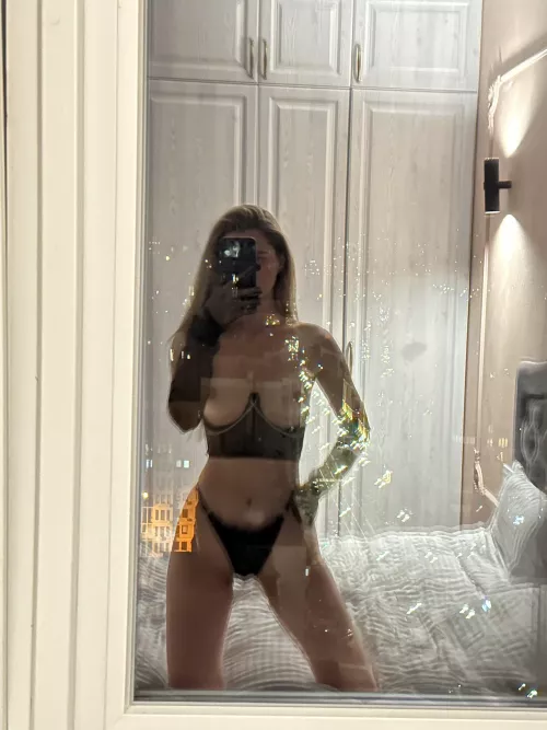 What a beautiful view of the city at night by iratebel60