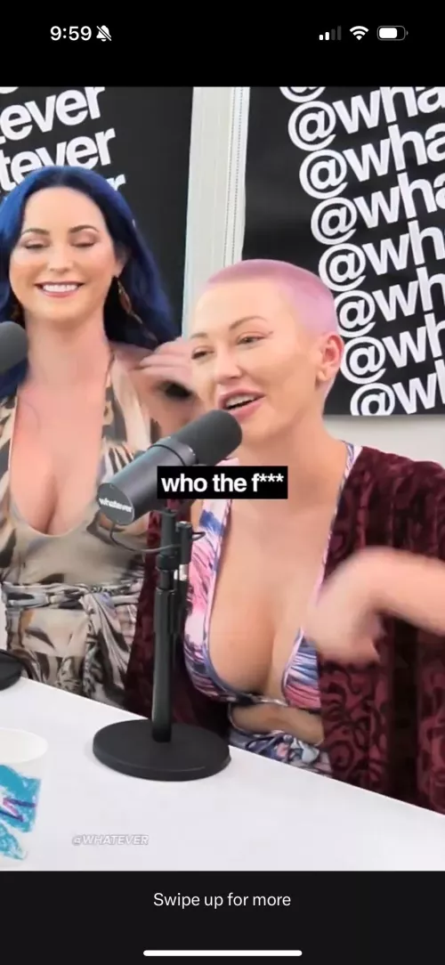 What’s this girls OF? by CursedJavelin