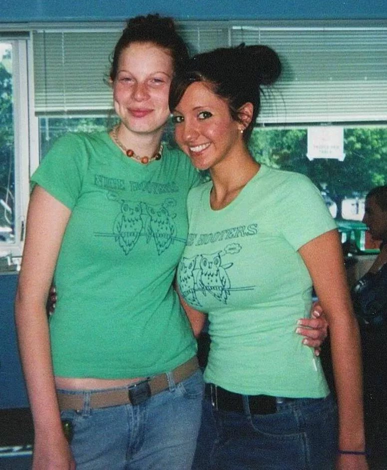 Who’s wearing it better? 😁 posted by DadbodConfidential