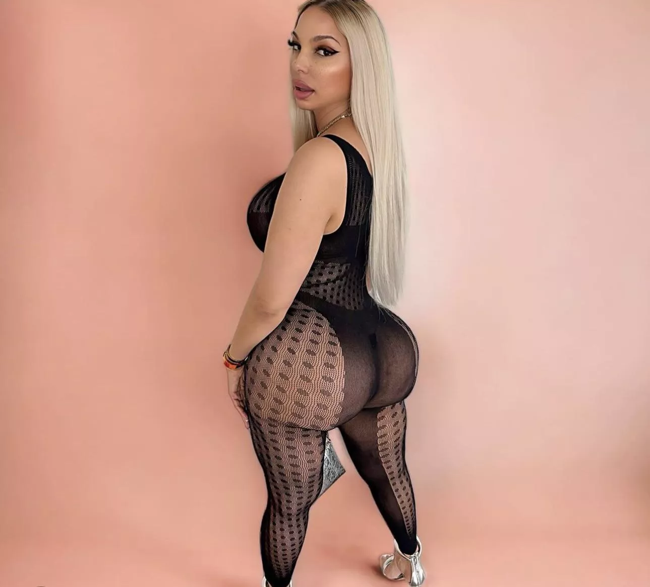 Wifey type of ass posted by foreverbrickeddd