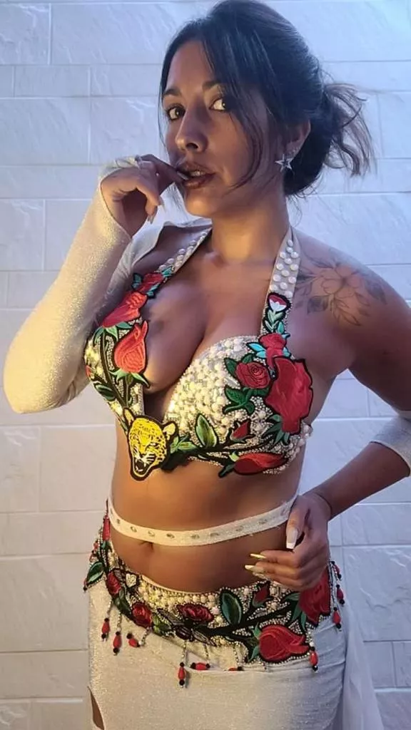 Would you eat or fuck? Choose wisely posted by sweetsophie01