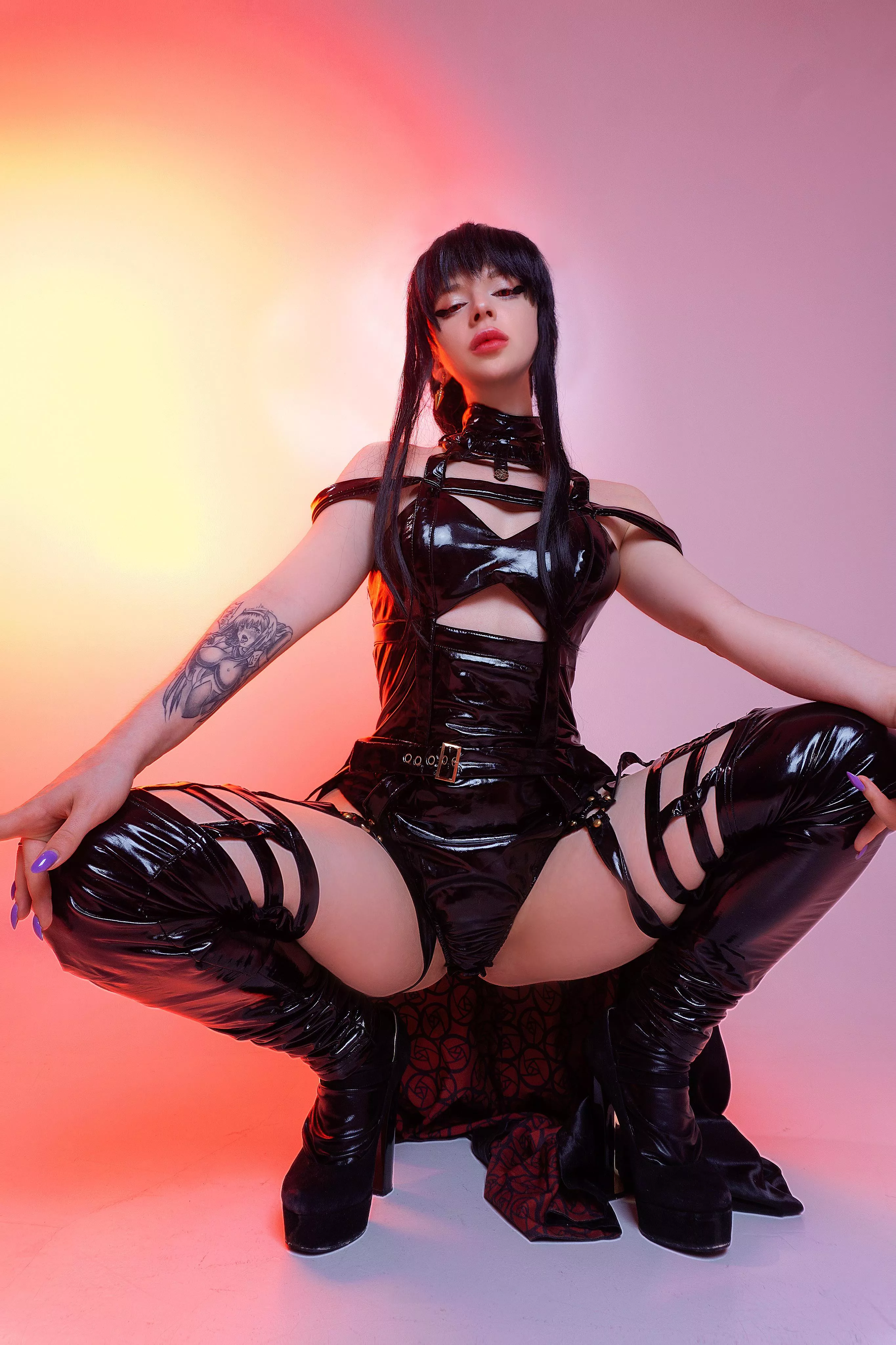 Yor Forger cosplay by puddingu_desu posted by airinyan