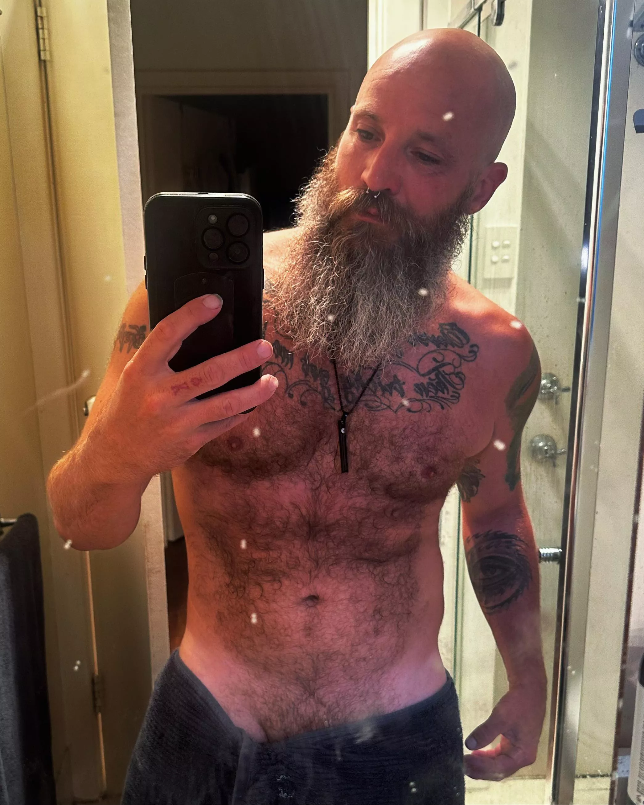 (46) and feel good posted by idratherbenudist