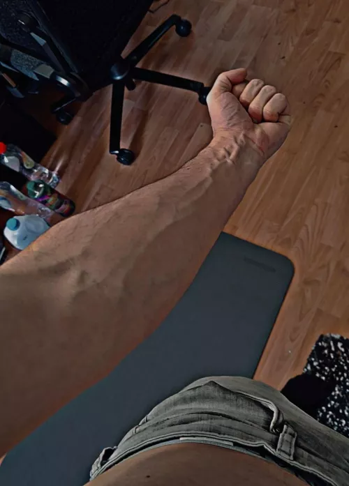 As someone who barely goes to the gym, how do i qualify? by TheRestISHistoryy