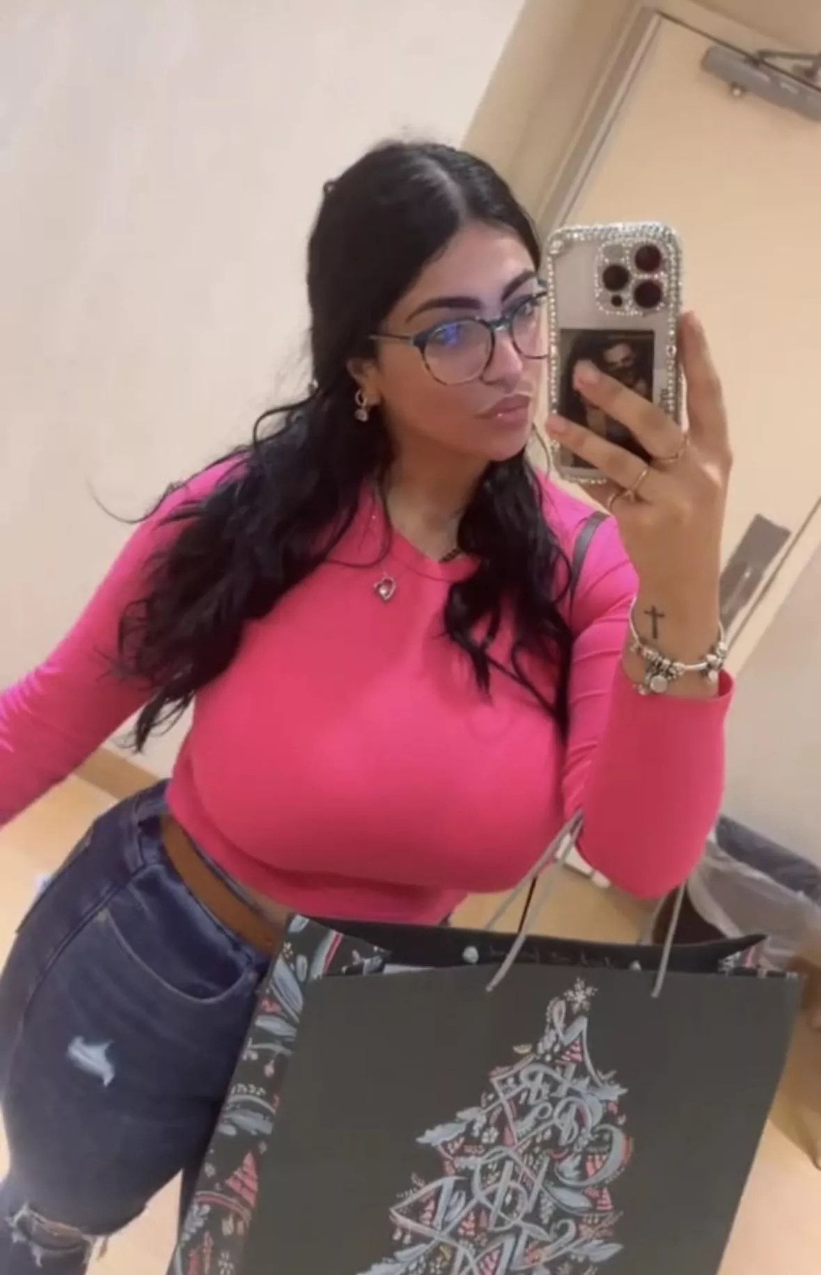 Busty in pink posted by anonymous123456_