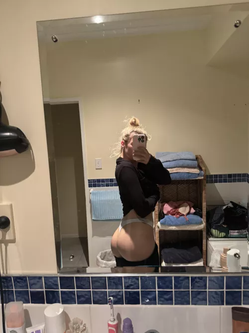 Cheeky pic by naughtygirl002