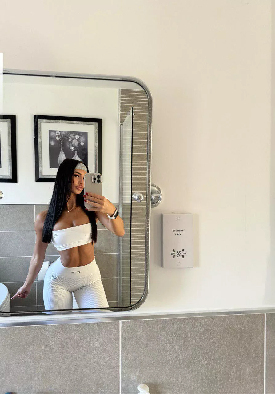 Croptop + Bandana posted by WorriSwin3798