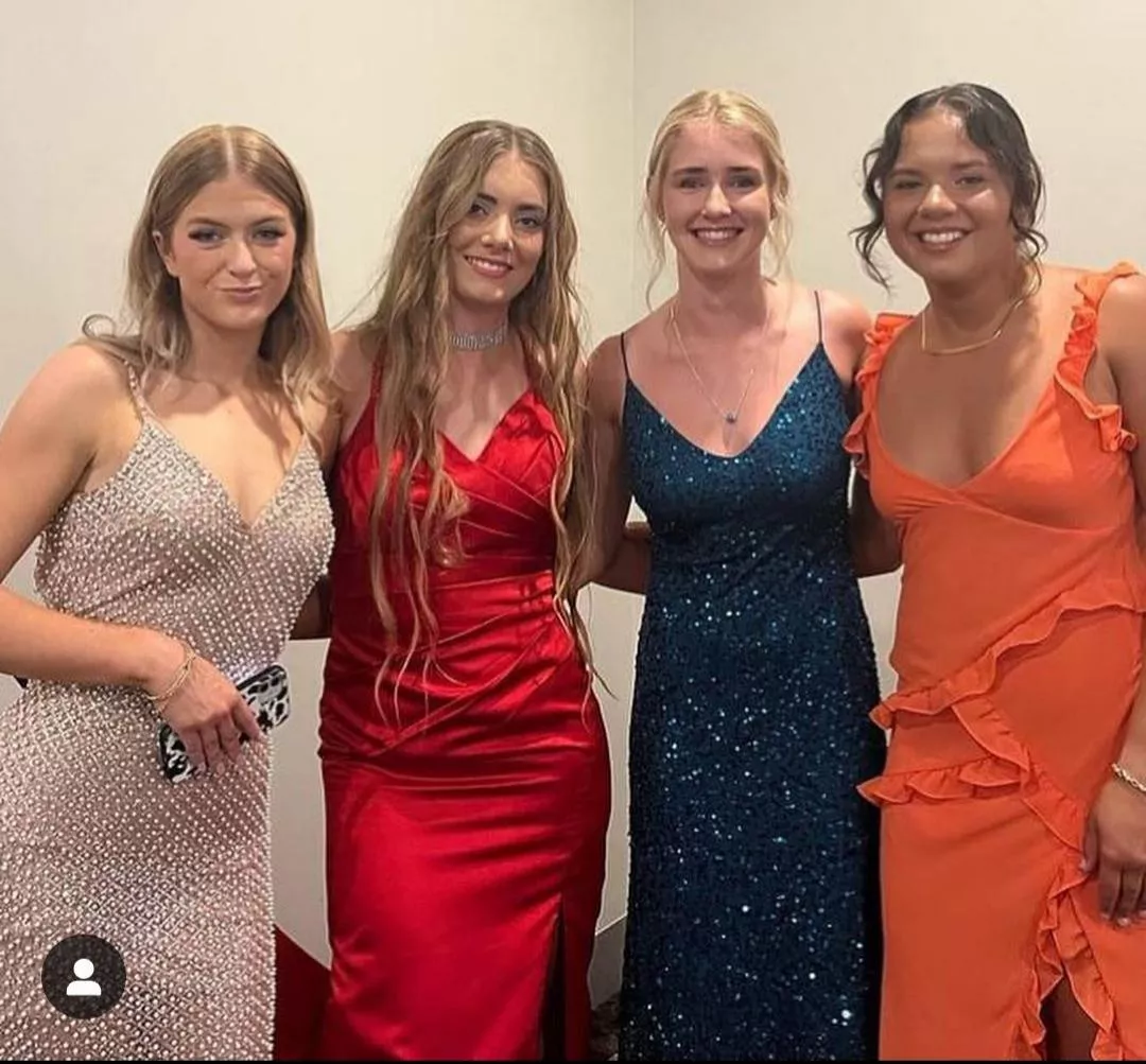 Formal dates. Which one are you picking? [4] posted by Right-Chart8313