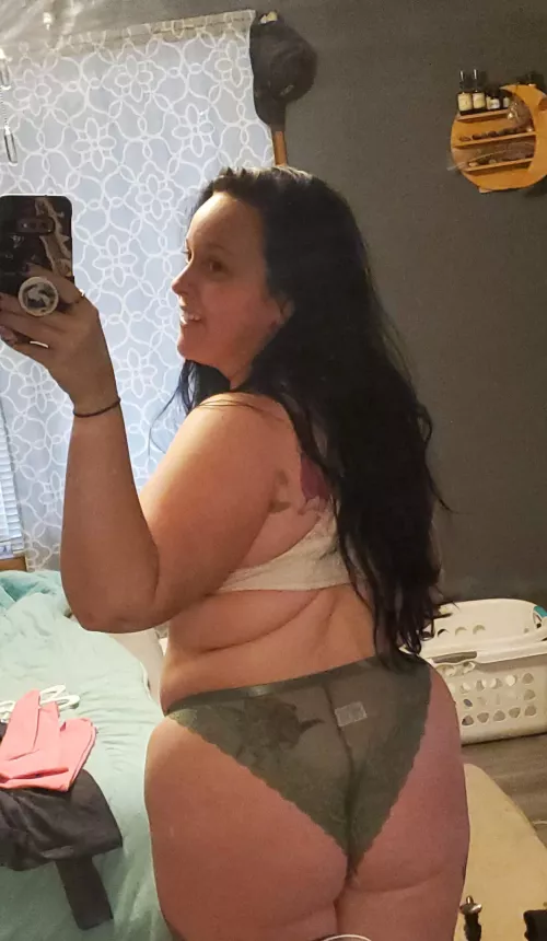 Get up, cum on, get down with the thickness by FarmGirlFun