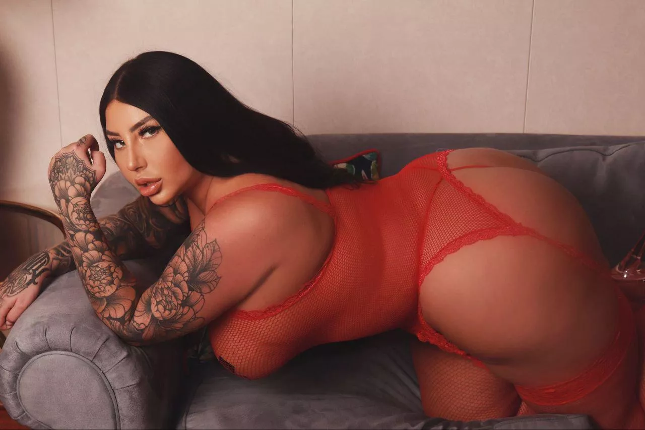 Give me something to moan about posted by Maddisonblackuk