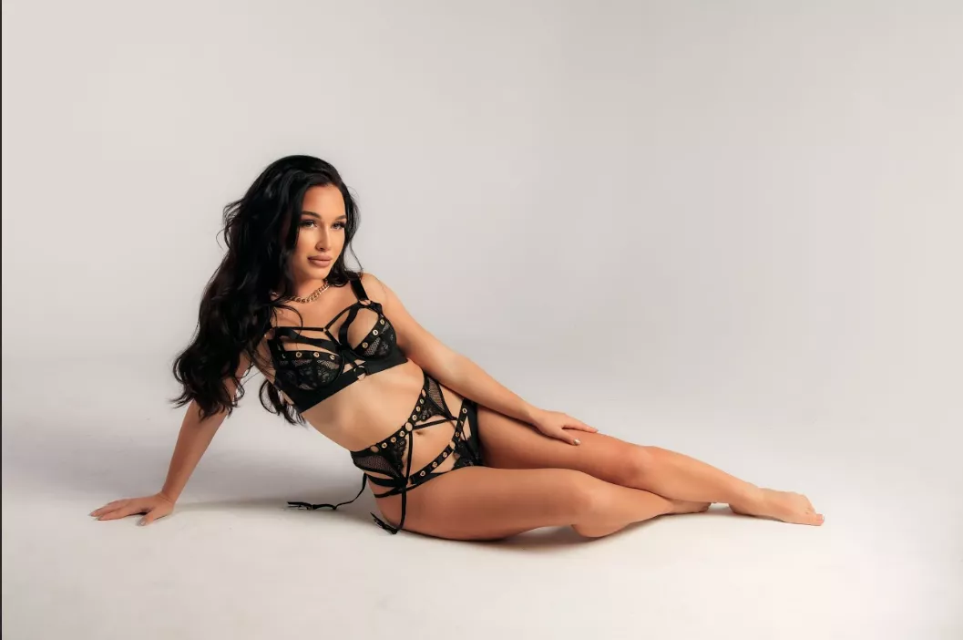 Got beauty, got brains, got a wild side too posted by Debra_Ledbetter