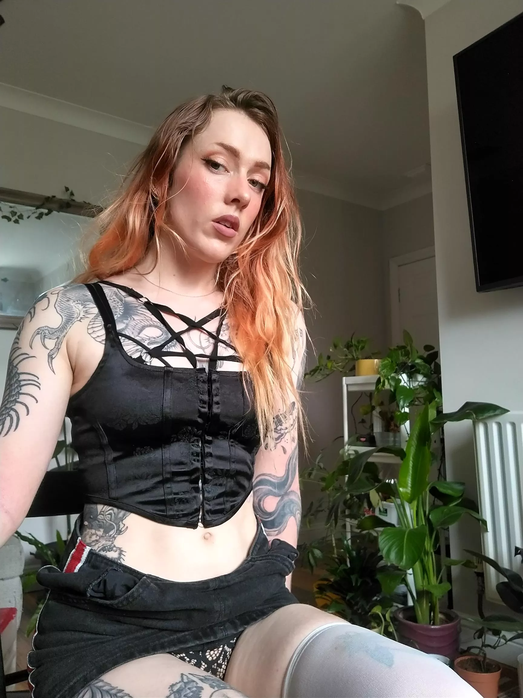 goth girl of your dreams posted by cretin-club