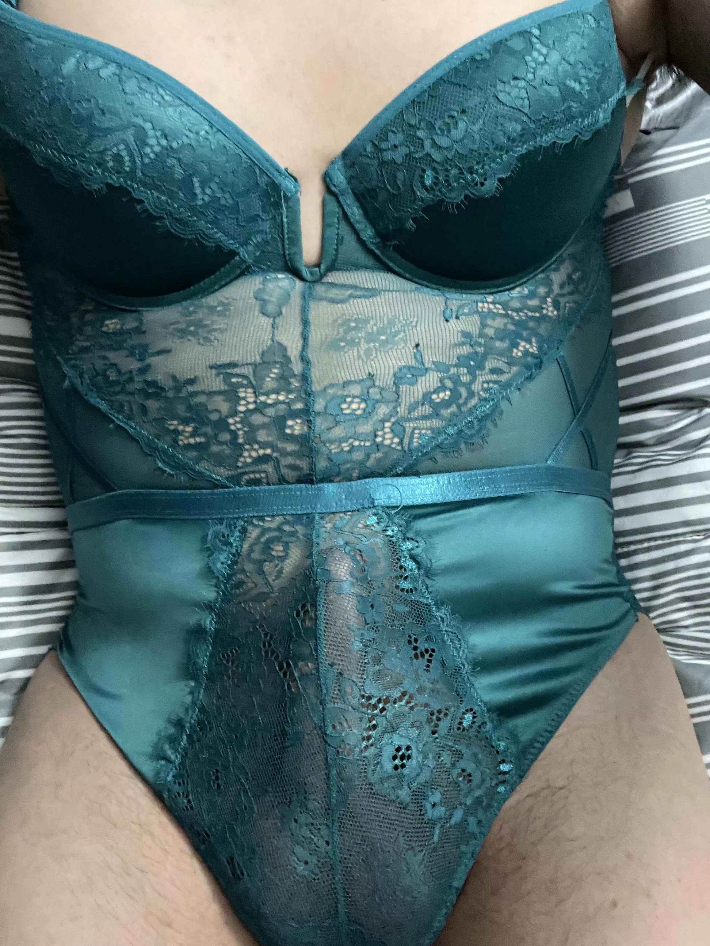 Green 💚🥰 posted by MrPuff95