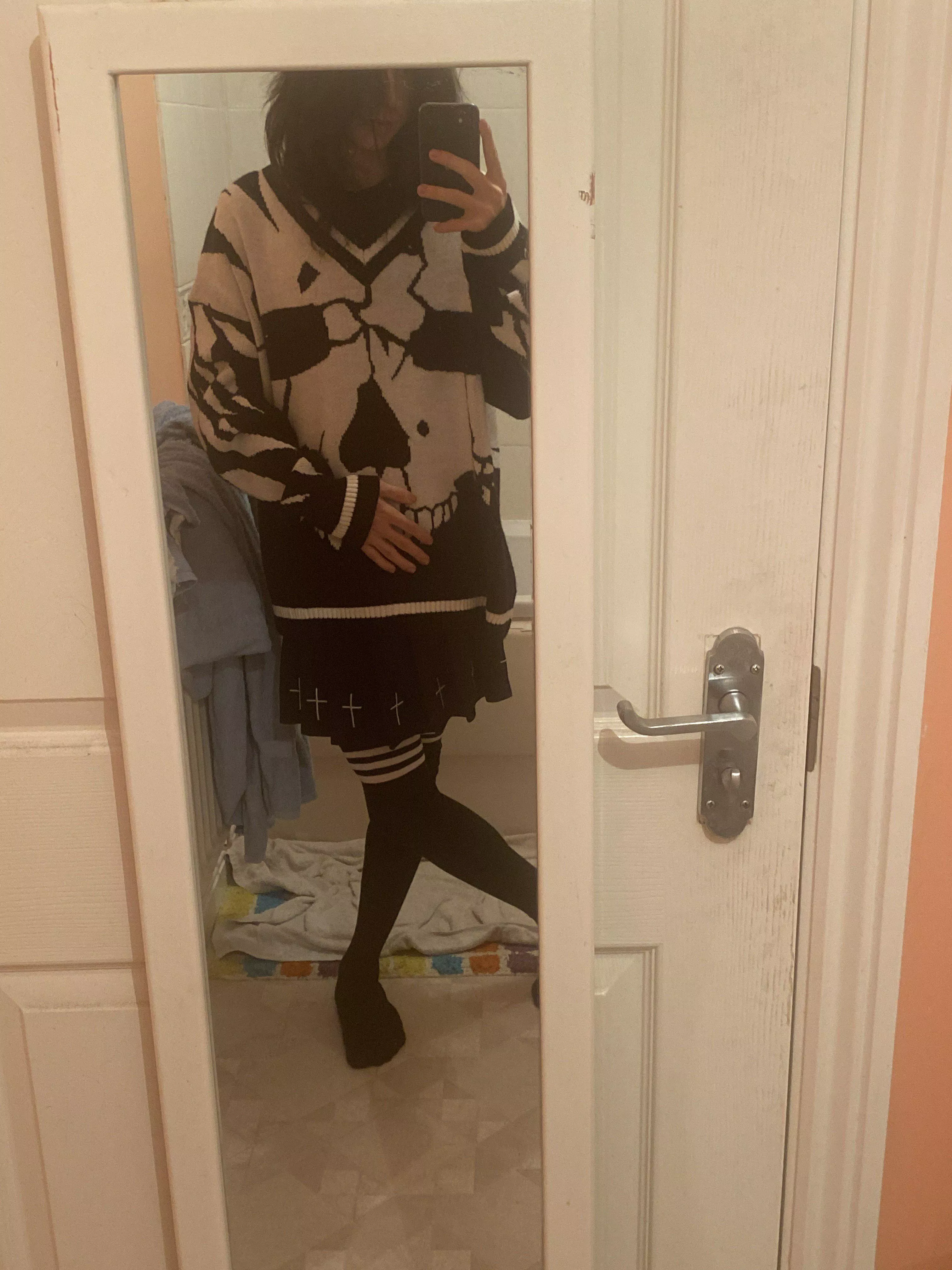 Hai :3 posted by Dizzy_Ad_863