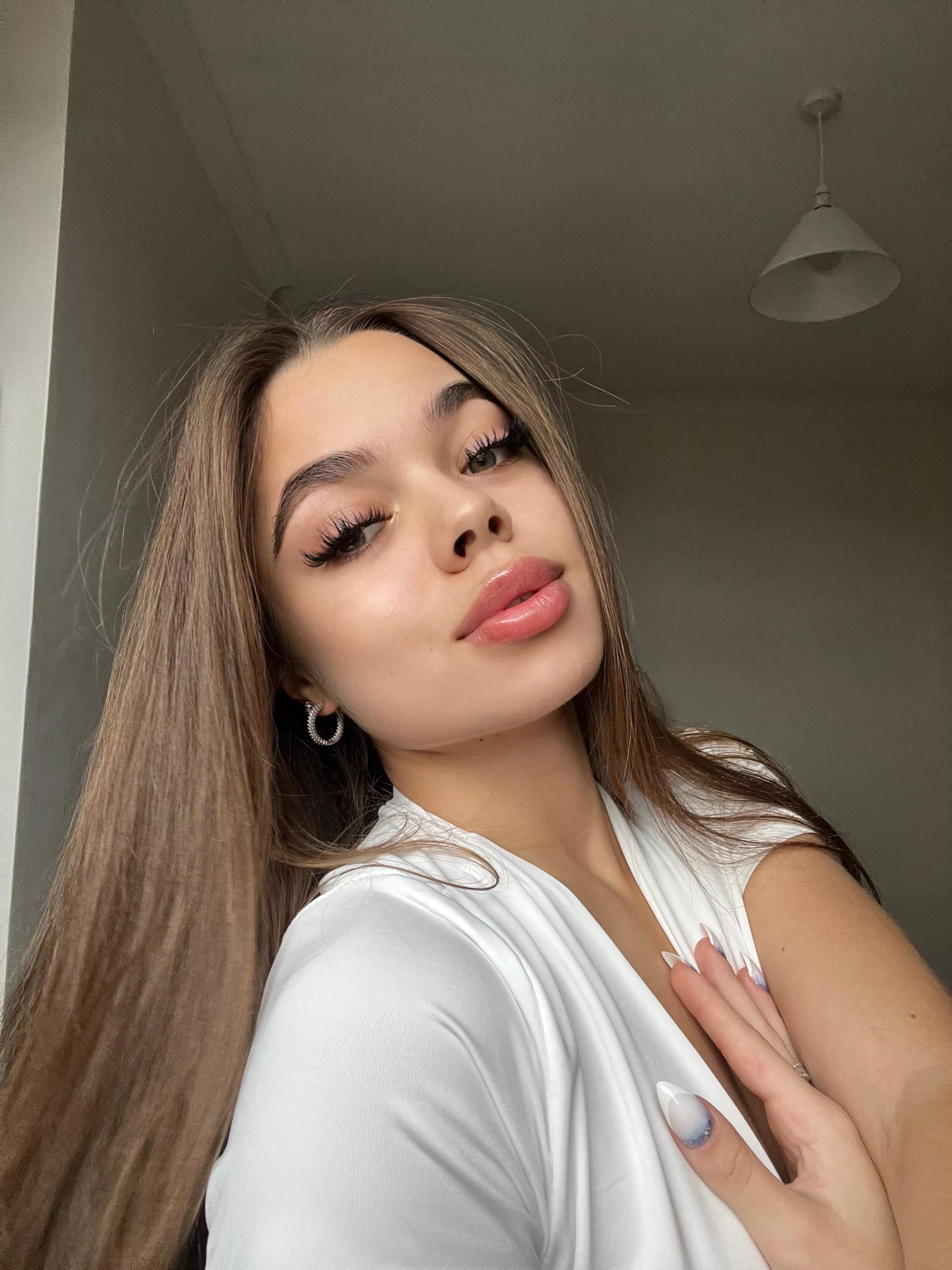 I am an example for pretty brunettes, am I? posted by Addison_Paul