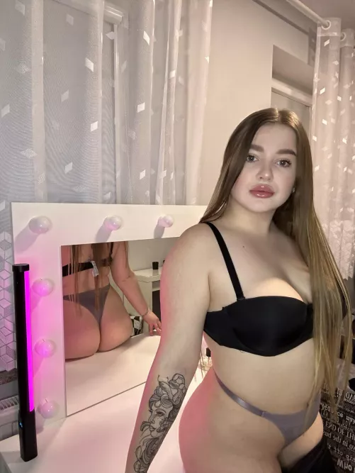 I bet you looked at the mirror first...I don't blame you, I would too. by Dreaming_of_My_Girl