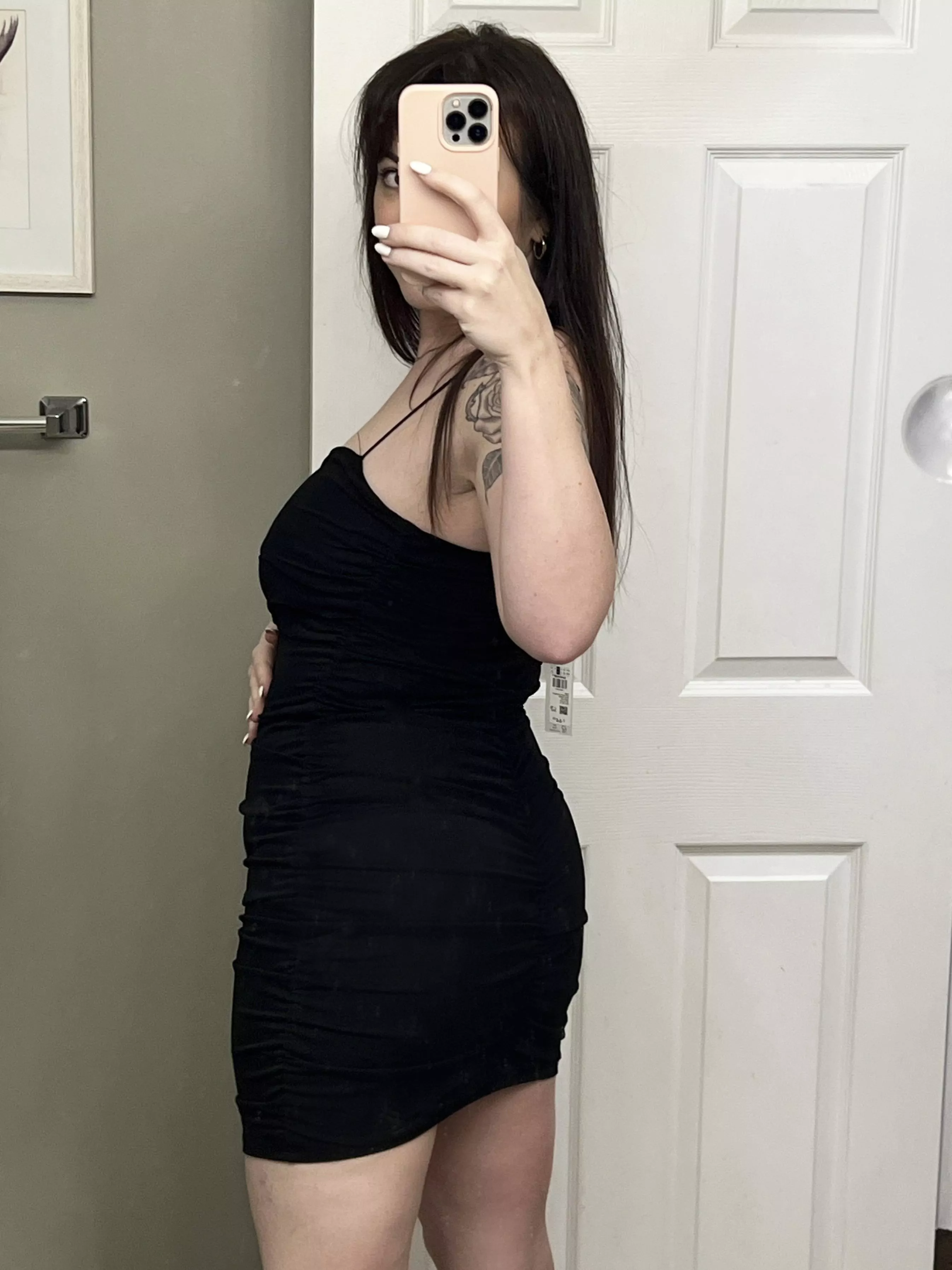 I have no idea how these little straps are going to hold up all night… posted by avajadeanderson