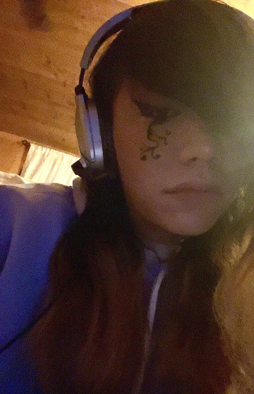 i love this pic but its way too blurry 😭 posted by Jarian5545