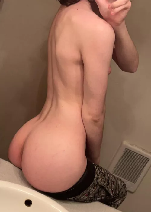 I’m alone 😩 by Femdan19