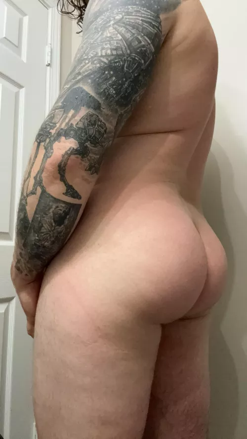 Just did my hip thrusts … 😈 (32) by Aggressive_Emu_7378