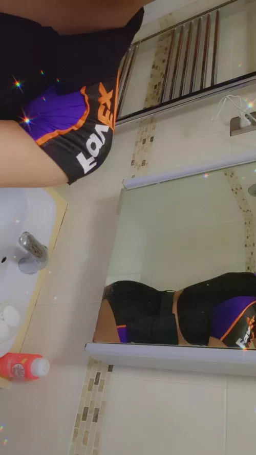 Like my new work uniform? 📦📦🚚 by Jezebel_97