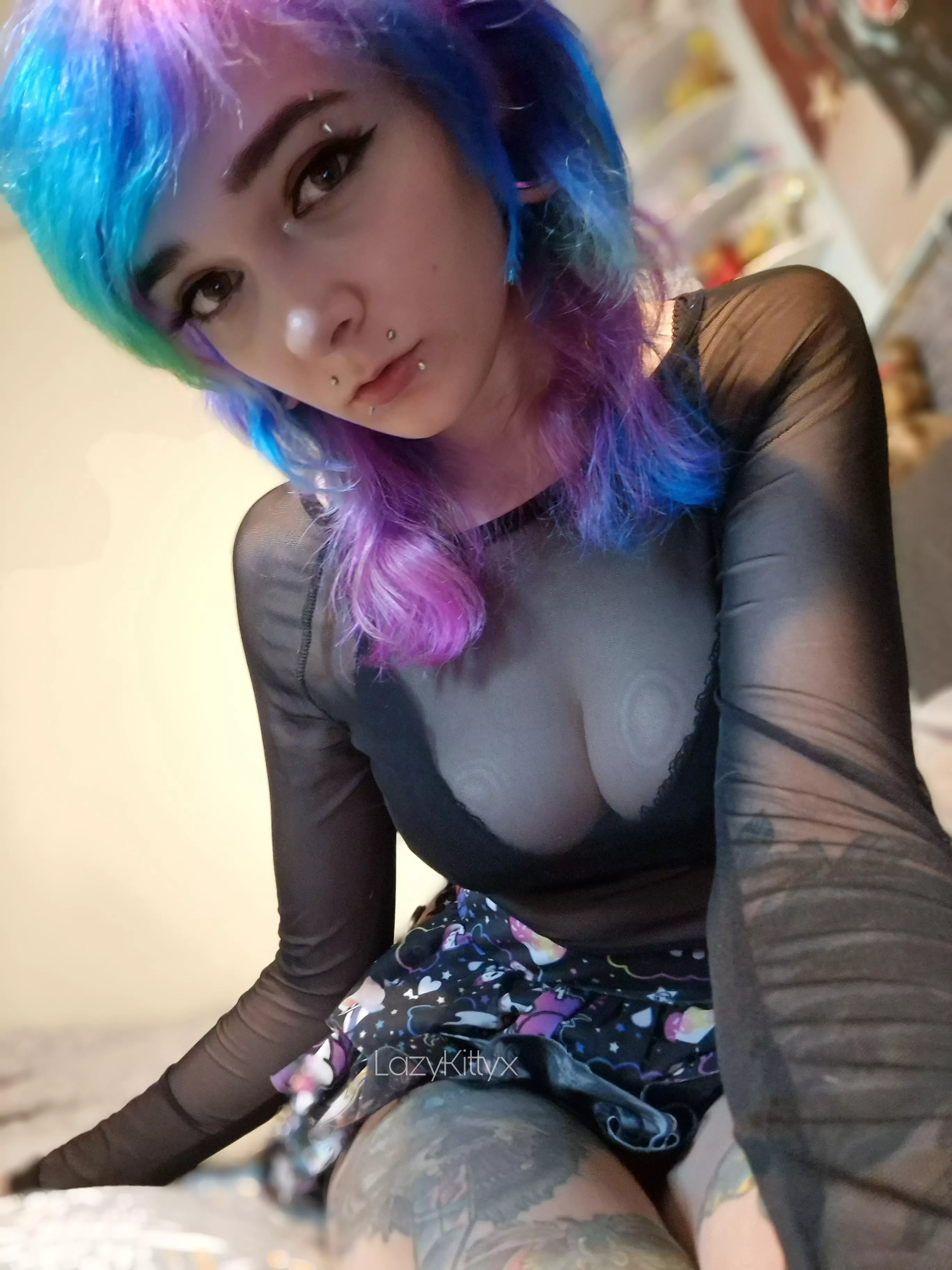 Mesh top vs 28DD tits posted by LazyKittyx