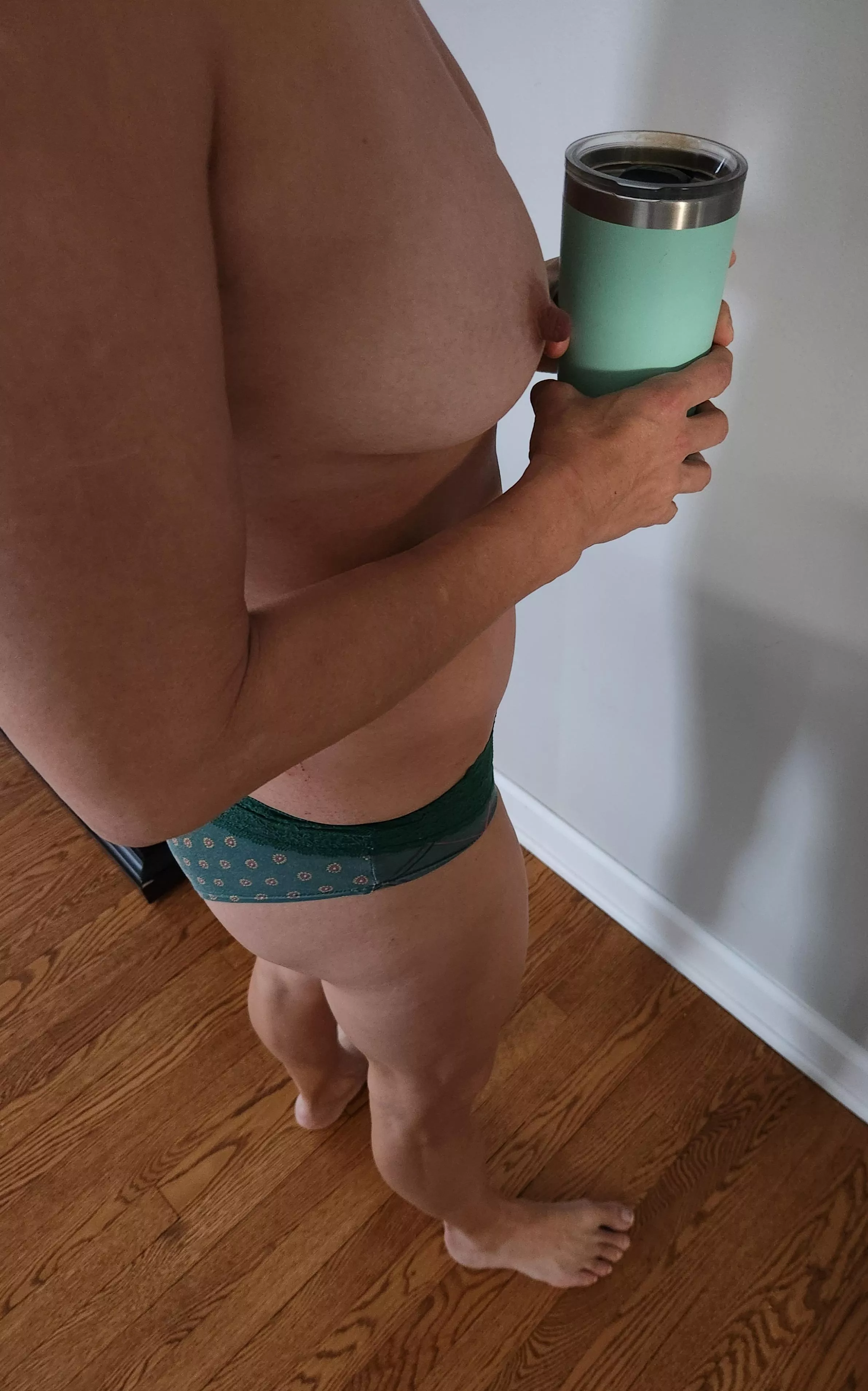 Morning All! Another cold Saturday!🥶 Trying to get gym motivated posted by oursecret847HW