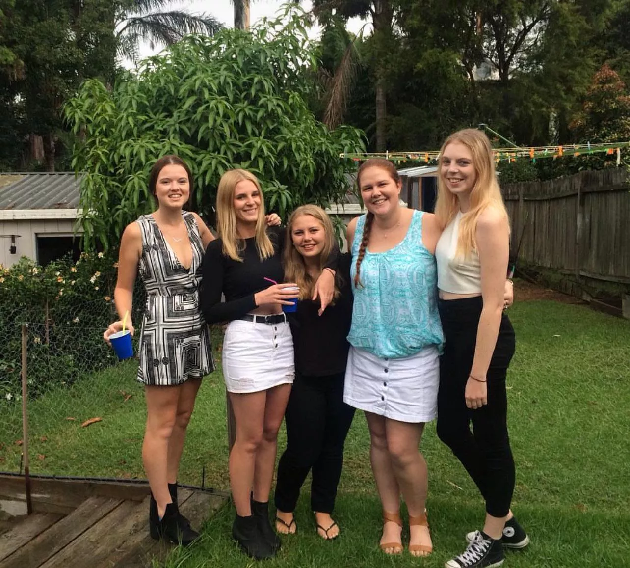 Smiling Aussie girls posted by thataverageguymatt