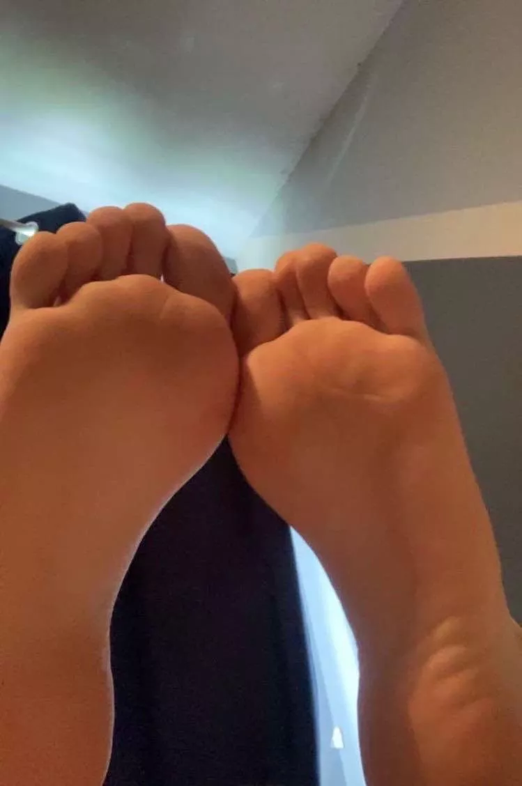 Smooth boy feet hehe posted by CockHungryRedhead
