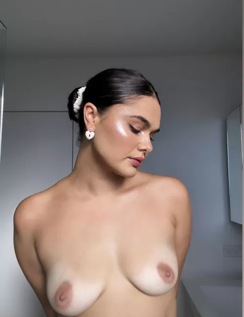 this is my body at 19, what do you think? by Pink_LOvere