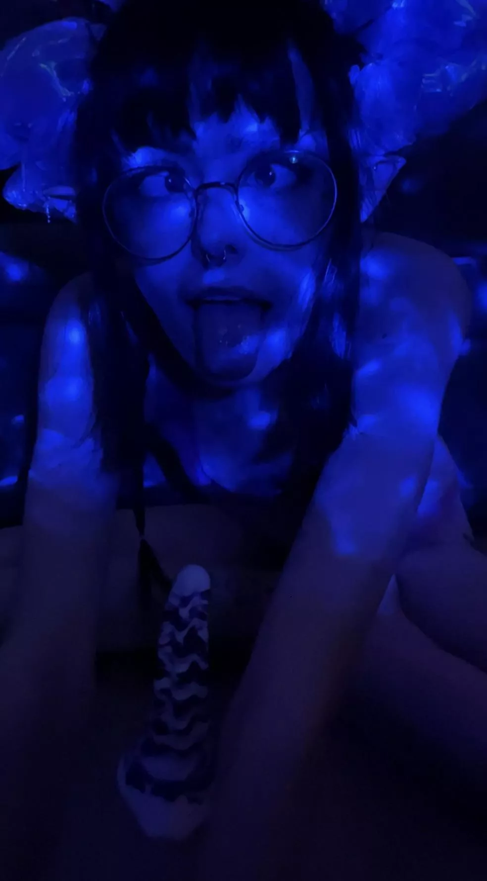 Turns out, I’m a BIG fan of alien cock 🥰👾 posted by YummyLilKitten