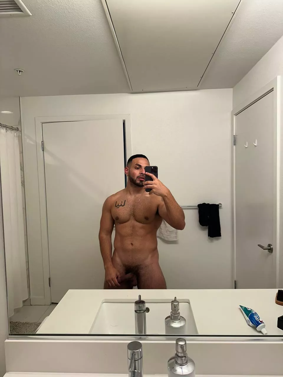 Wanna grab my abs or my dick?🍆🍫🤔 posted by JordanKem