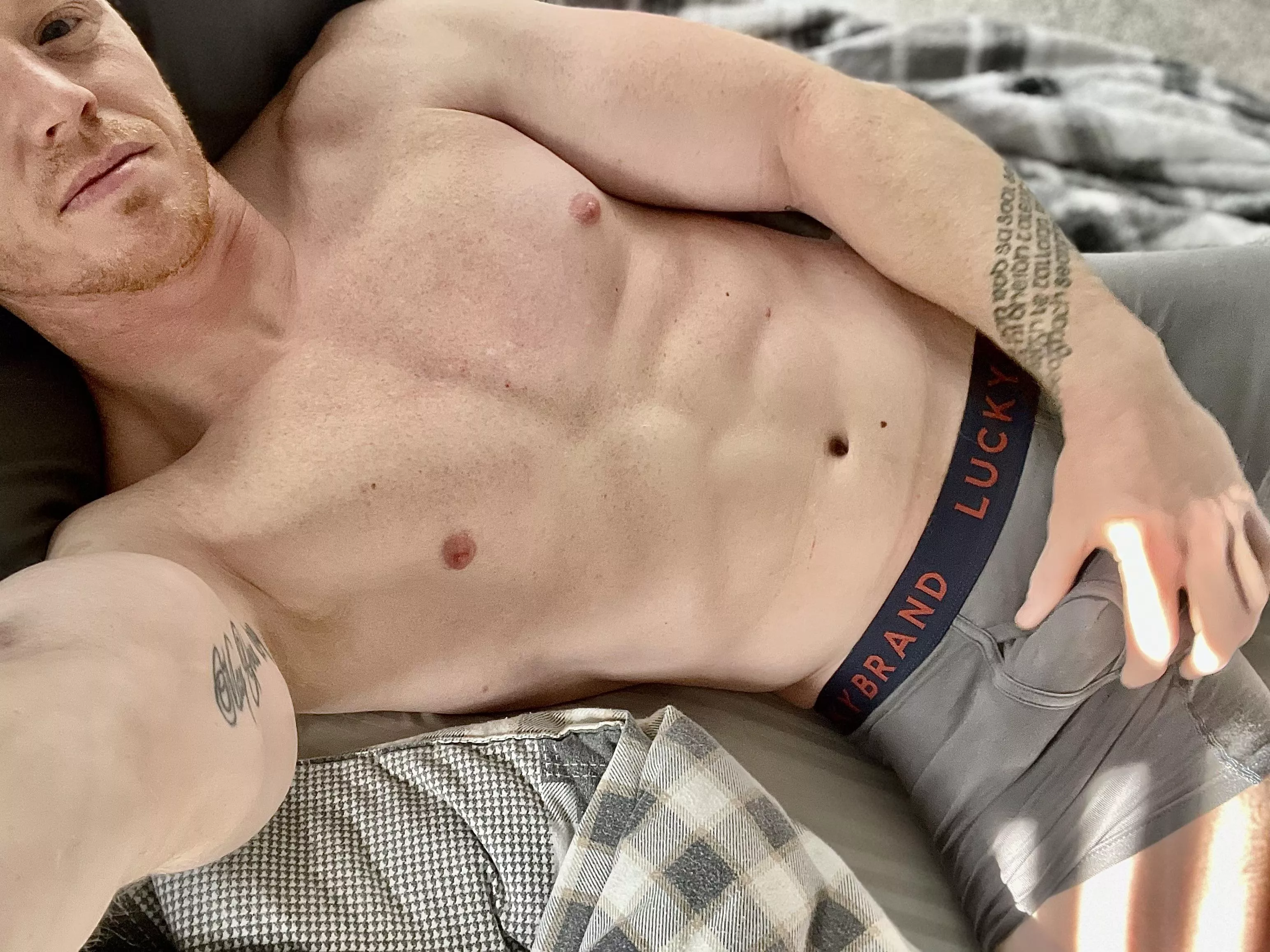Weekend Wake-ups posted by beefyredhead