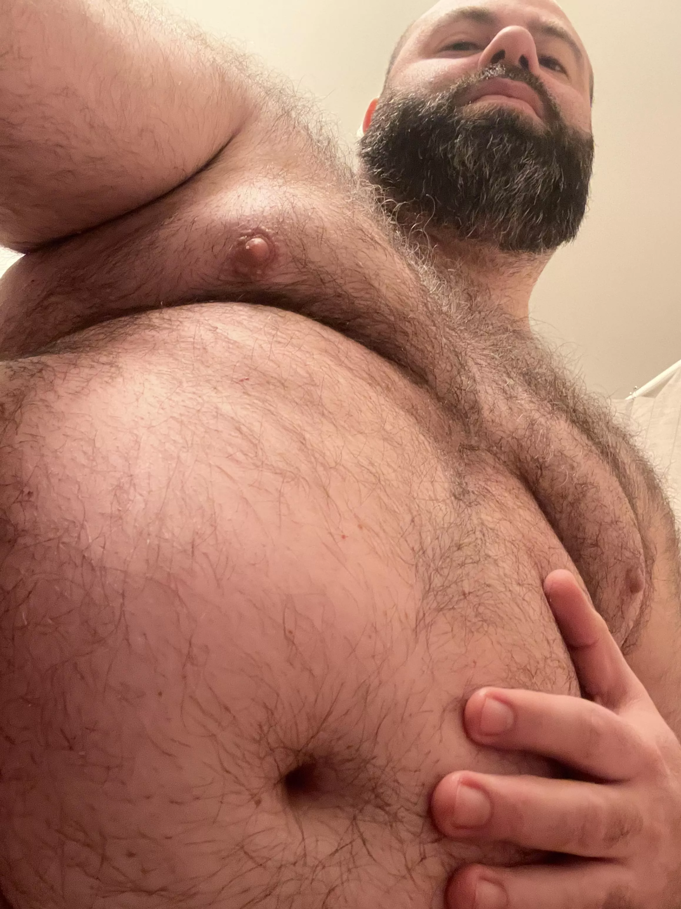 Who likes them beefy? 😈 posted by canadianbearxxx