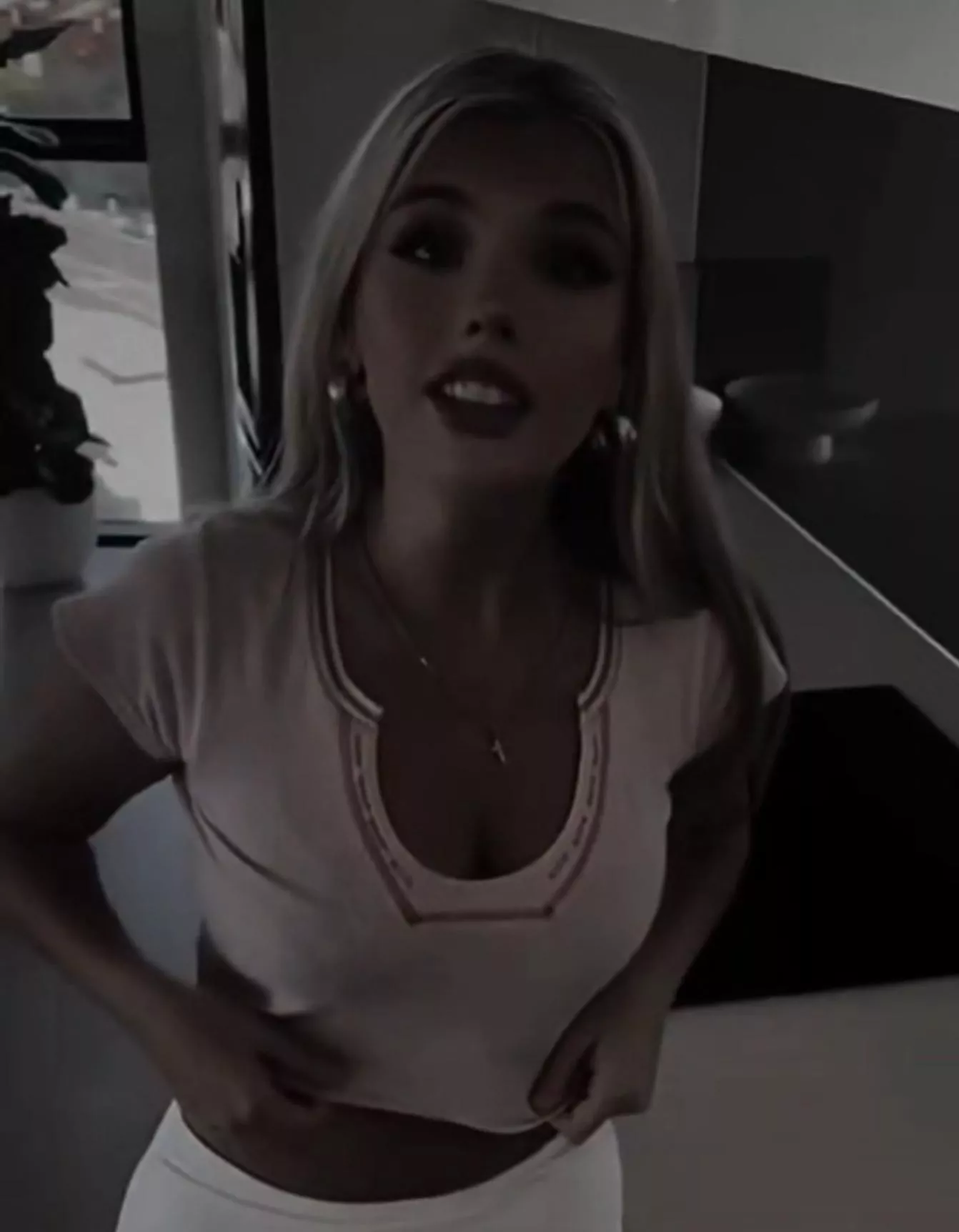 Who TF is this posted by SnooCauliflowers5985