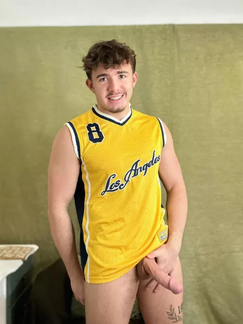 Would you let a 6ft giant breed you?? by miserablythirstyst