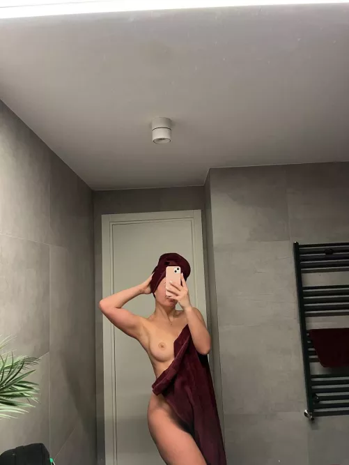 you are allowed to print this out and hang it on your wall by Hannah883